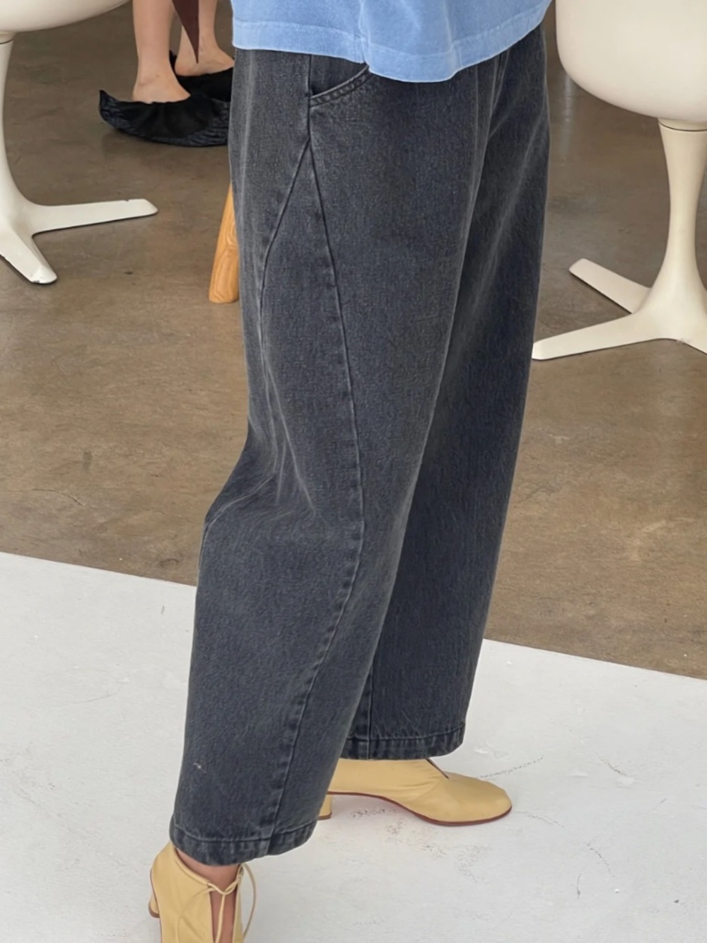Le Bon Shoppe Arc Pants Black Denim Elastic Waist Cropped Barrel Leg Size L